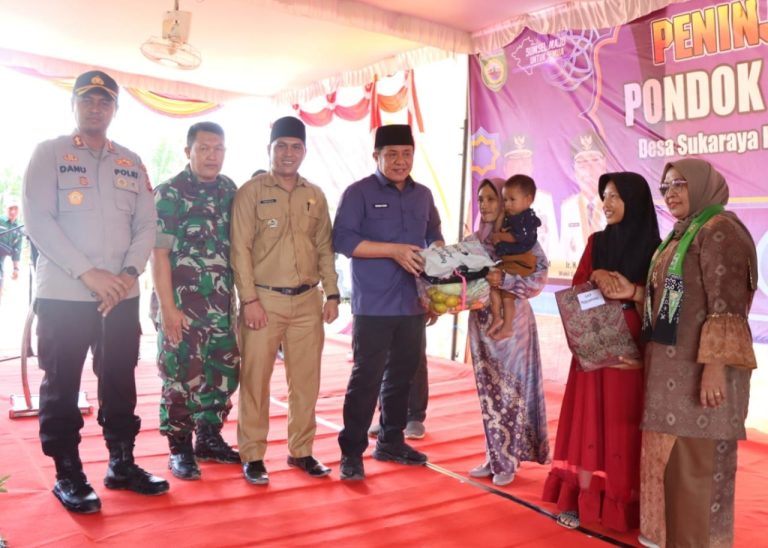 Kapolres Musi Rawas, AKBP Danu Agus Purnomo SIK, MH saat mendampingi Gubernur Sumsel Herman Deru dalam Kunker nya ke Pondok Pesantren Baitul Huda, Desa Sukaraya Kecamatan STL Ulu Terawas Kabupaten Musi Rawas, Minggu (26/2/2023).