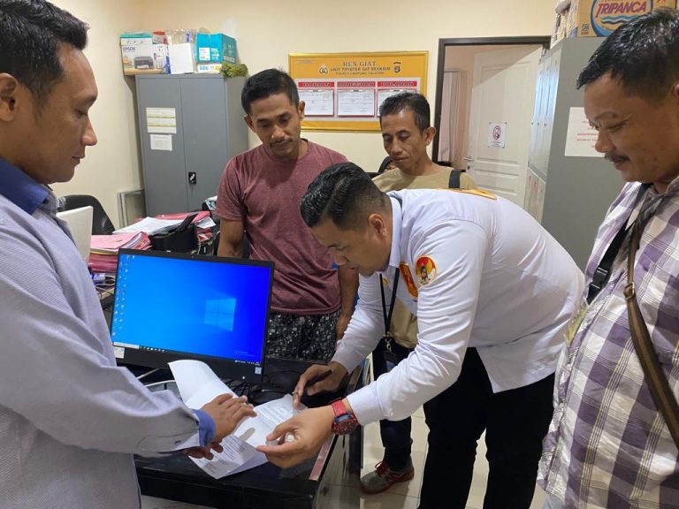 bcfd331f-b7ea-48c7-9a3e-2976368aa9db