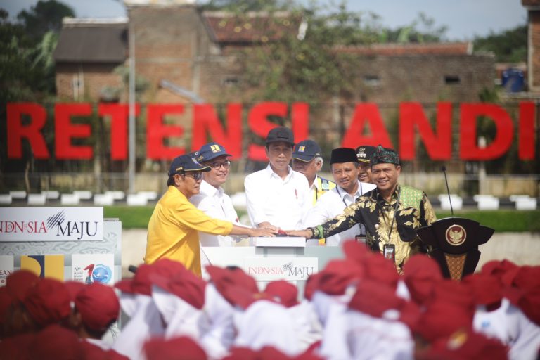 ef430693-a3be-42c4-ba61-7e5ae72c93cb