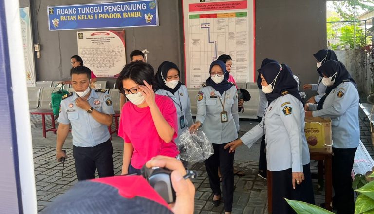 31ec596f-f8ad-48cc-aa90-41cc39ddee46