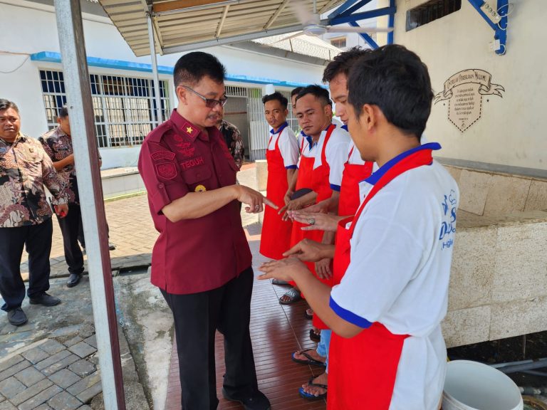 03db2d0c-7cf3-451e-9f93-c0cc2826d1b6