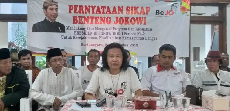 113e9976-cf40-40cf-b9d4-57e823bdc3de