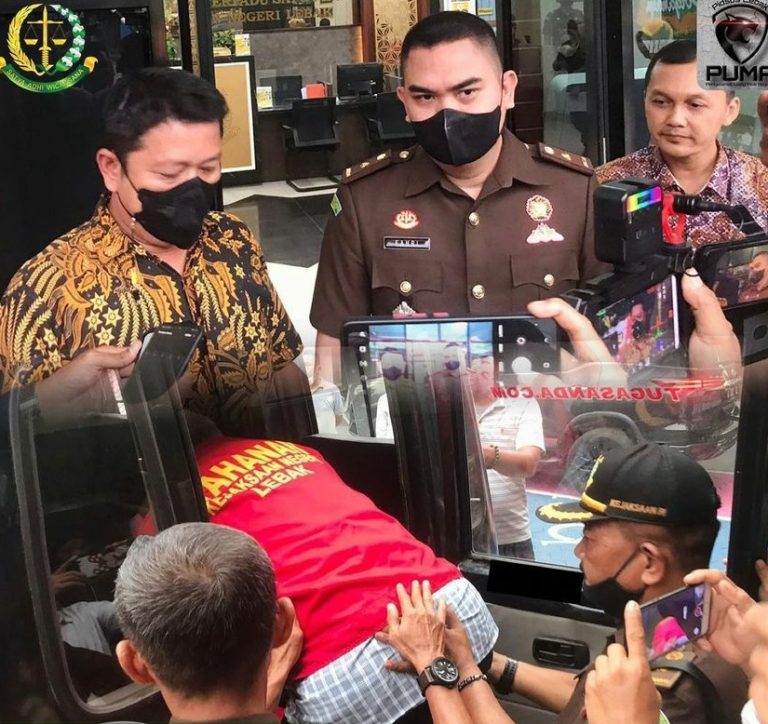 b0c574e2-ba41-43a1-8d58-c0f58330dc67