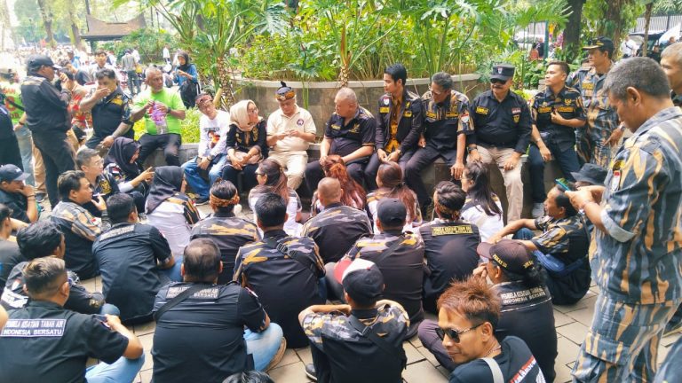 c036bad1-ae53-4abd-8157-ef205b966ec0