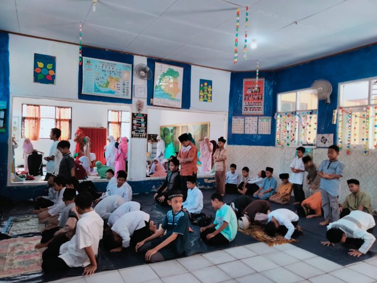 SD Negeri 1 Sunan Giri Rangkasbitung Mengadakan Pesantren Kilat