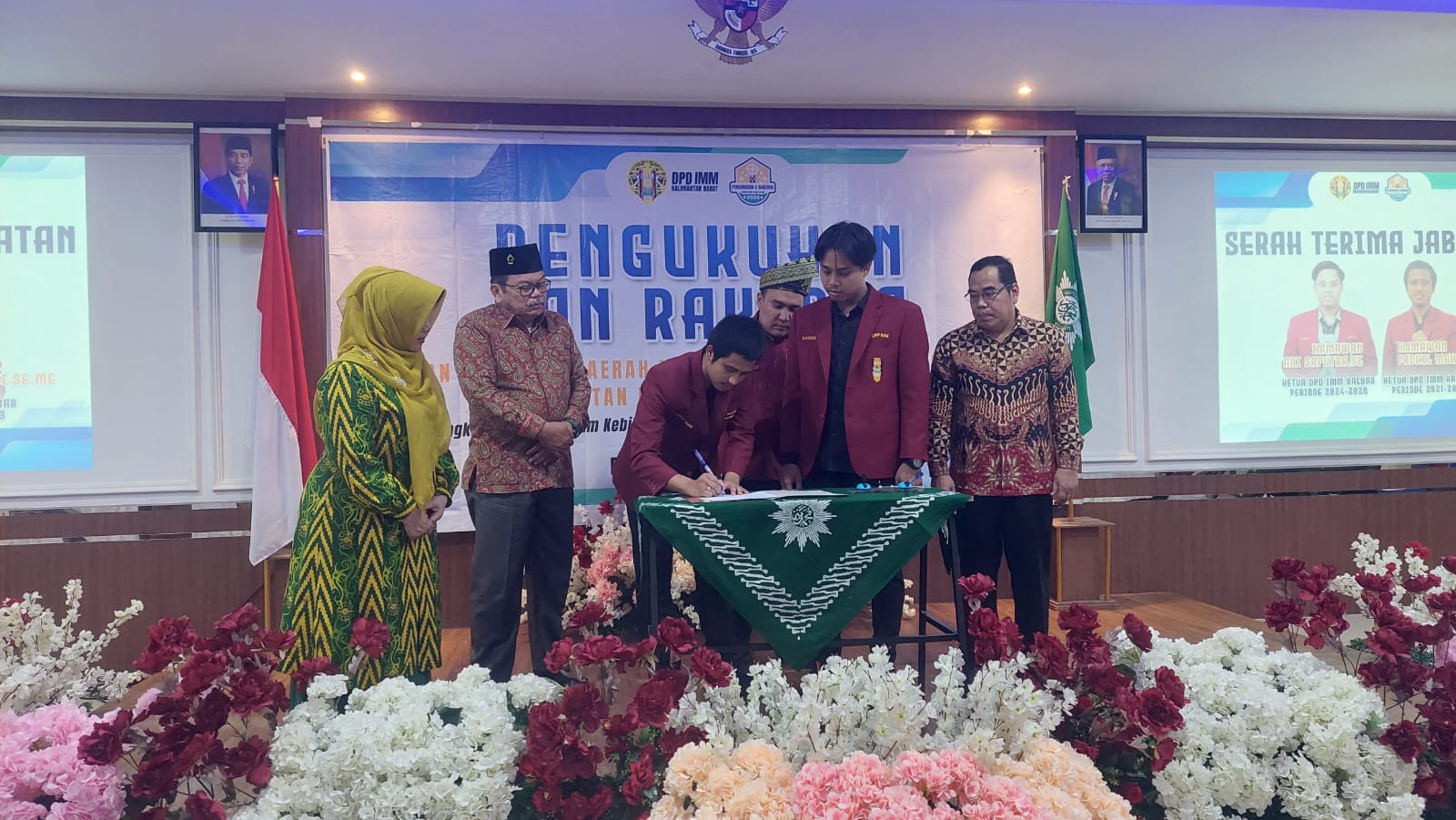 f7c71fdc-4f6d-4e8d-adf1-fd85cd0ceb42