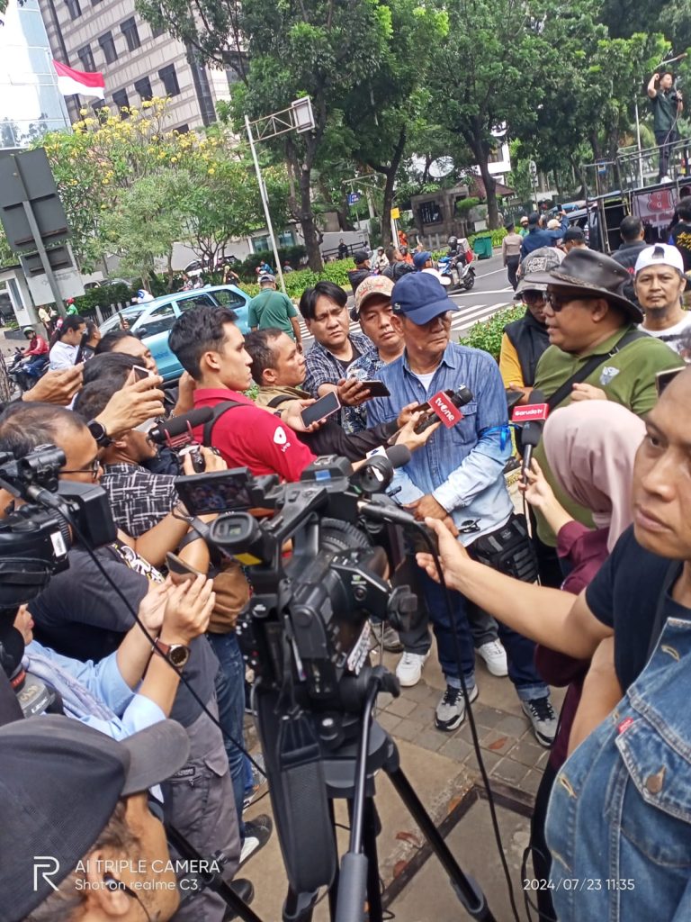 b64105ee-6319-41f2-87fd-2ea4cb386120