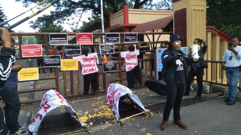 c0cbfd2a-089c-4eb0-a882-c55d52cccb4e