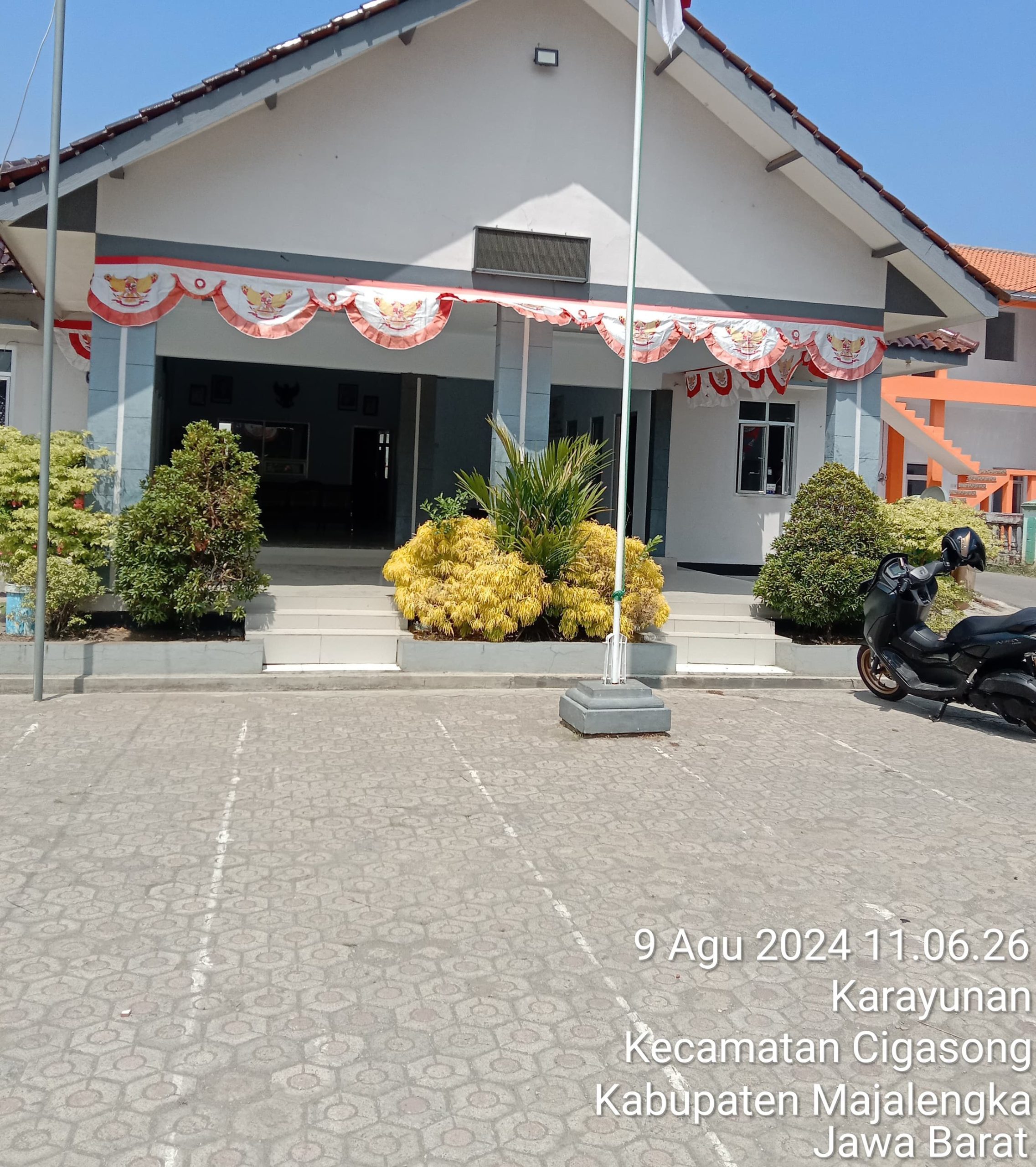 b8f5a992-c7d0-4f90-bf44-5b8d0ba193d6