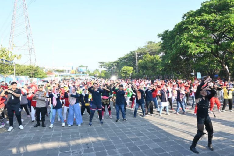 ca7e6856-b8c0-4b90-b633-a5c5d9856985