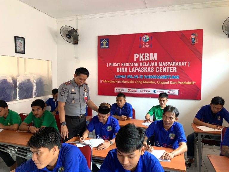 00df6677-fbf4-4c9e-b44c-eb778585181d