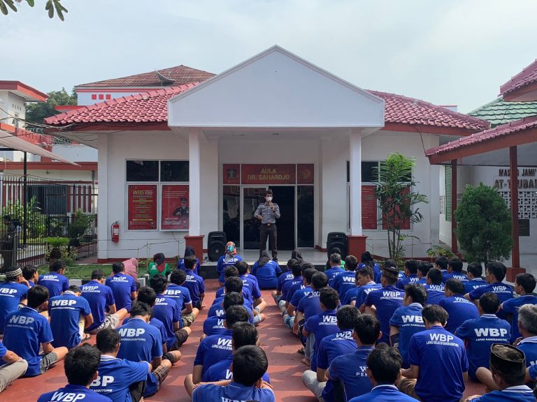 039449d7-dc7d-4080-bff9-532819f5fabe