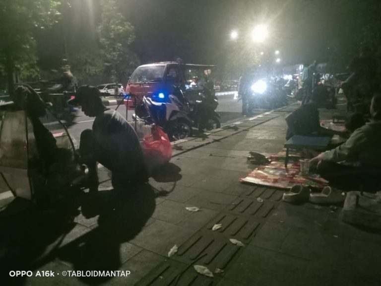 Trotoar areal jl lingkar stadion Pakansari Cibinong, Kabupaten Bogor. (Foto/RDI)