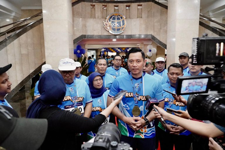 f1ee42ca-203b-4174-a1aa-12484ab8d58a