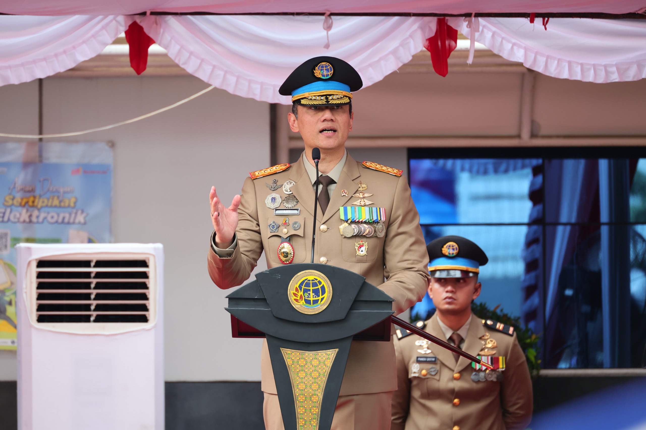 fe31bee5-4ba4-46f5-a067-b23d4c6f4781