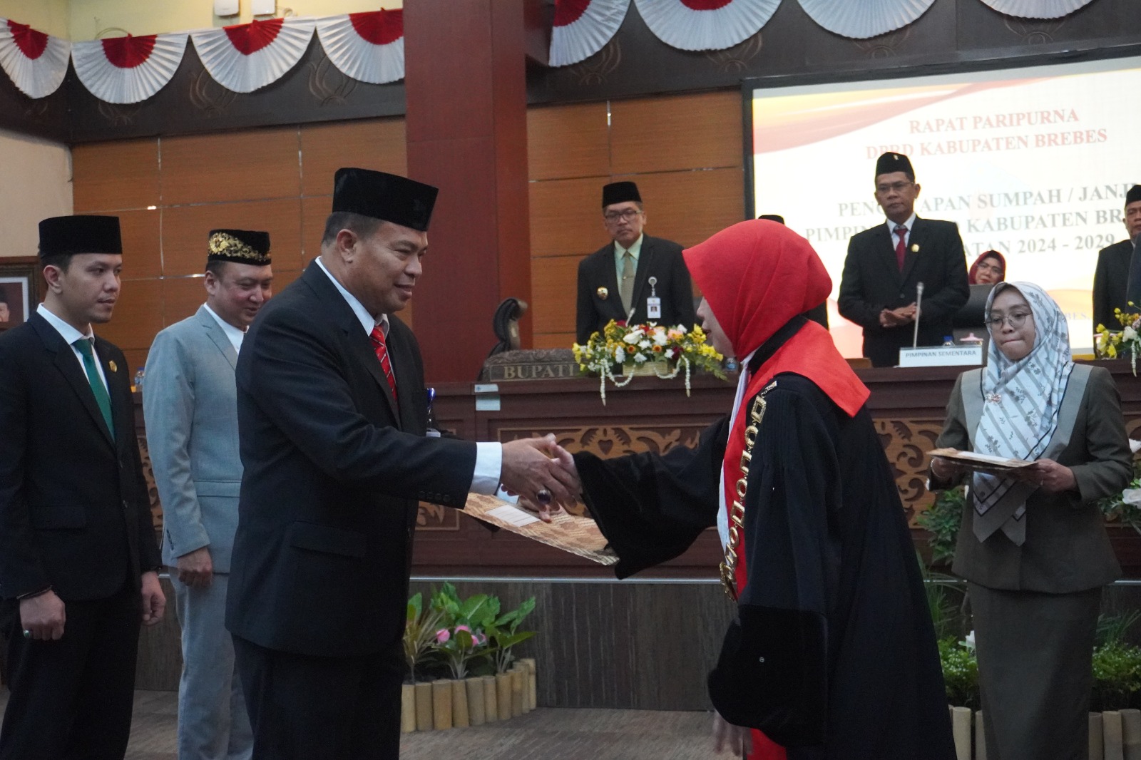 04b90470-c270-4049-963e-18eb733e72bd