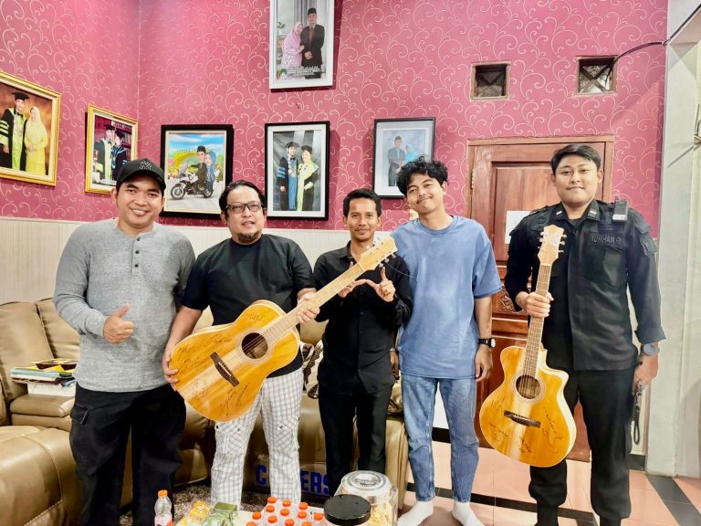 15f51ff7-0fda-4bb6-b506-00cd58931181