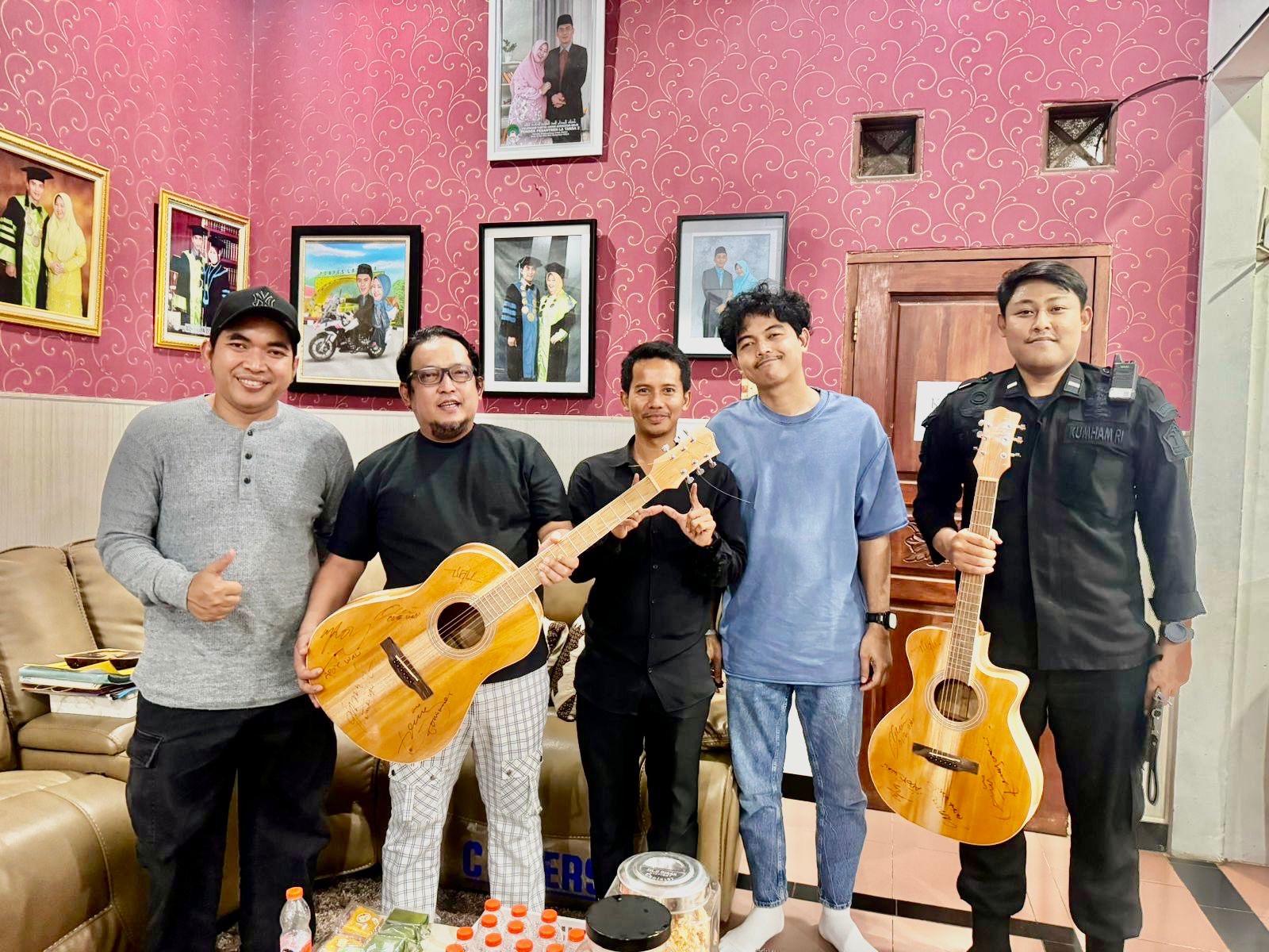 15f51ff7-0fda-4bb6-b506-00cd58931181