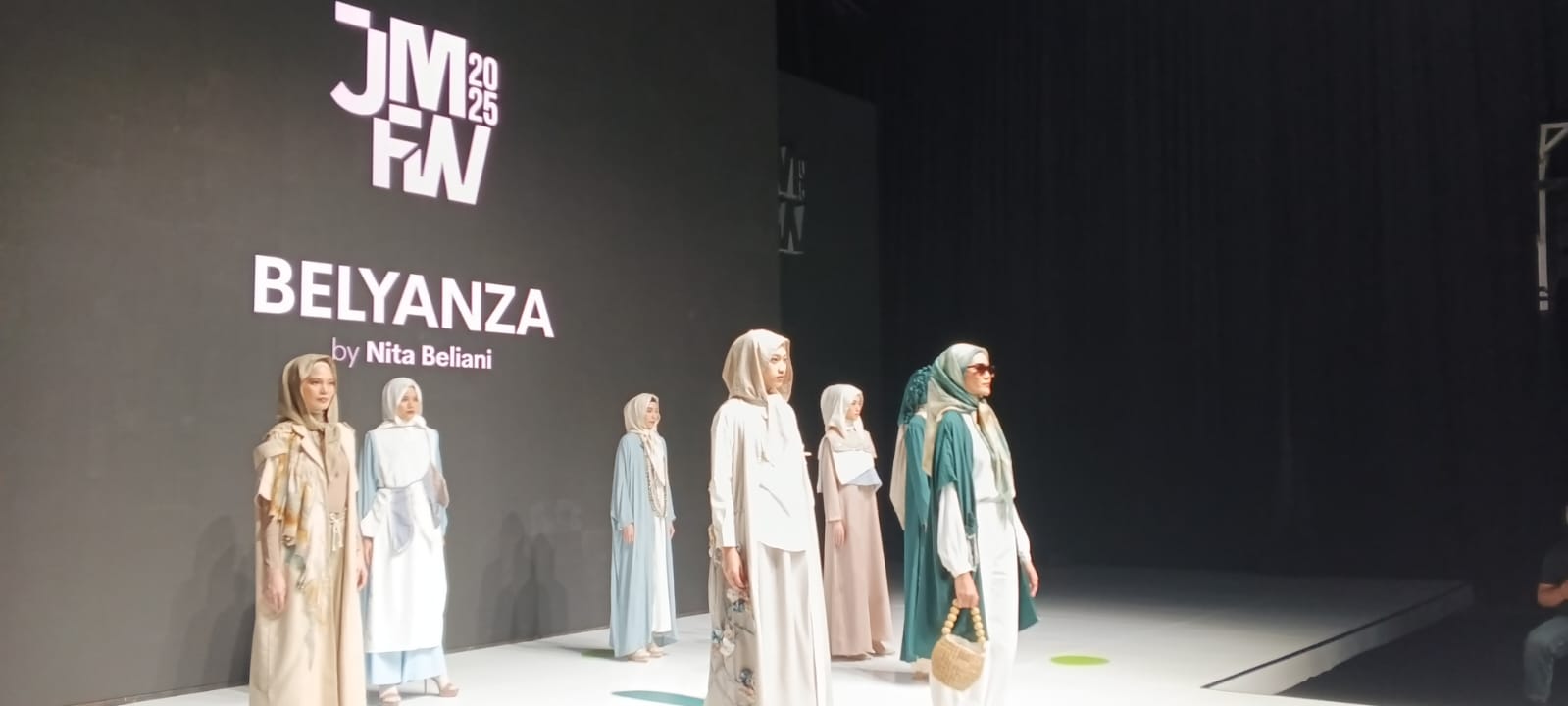 20ed93ef-b6aa-47c8-81e1-e8bfd1c7d5f3