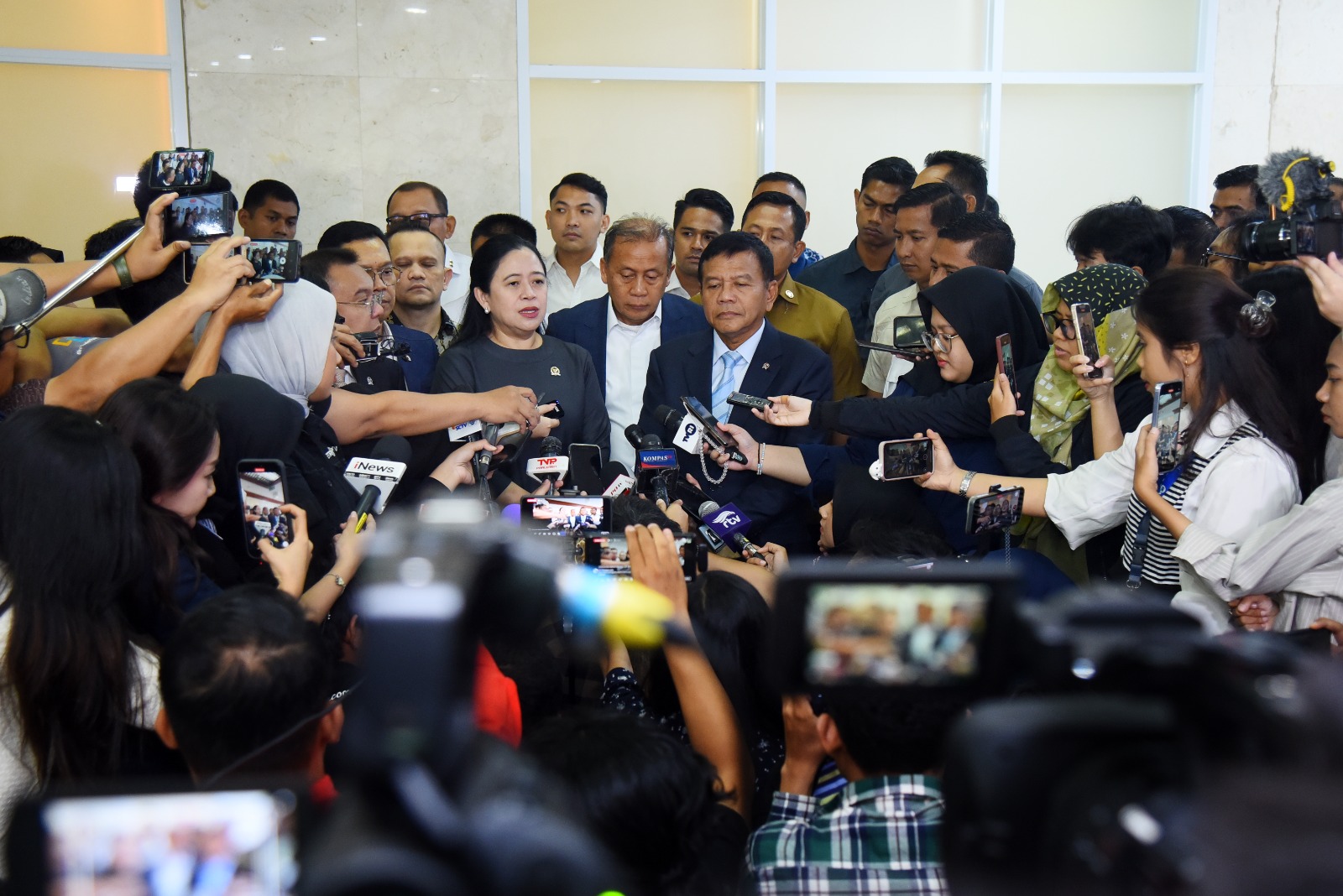 Ketua_DPR_RI_Puan_Maharani_usai_Uji_kelayakan_dan_kepatutan_atau_fit_and_proper_test_terhadap_Herind20241016165551