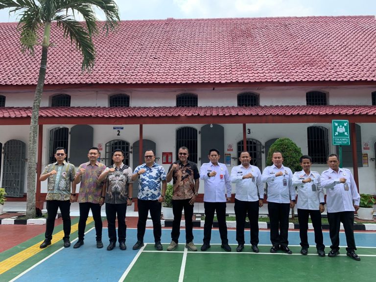 b590d00a-5a6f-4ef8-b4a2-8c5105b8cca2