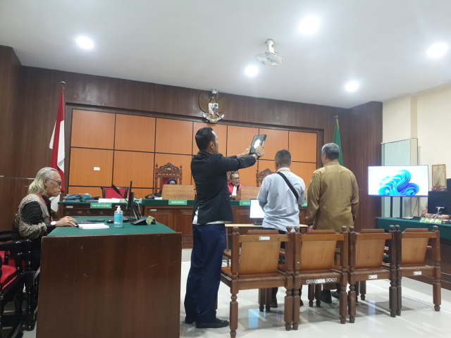 e74816de-4b57-4d8c-a937-e48bece3410b