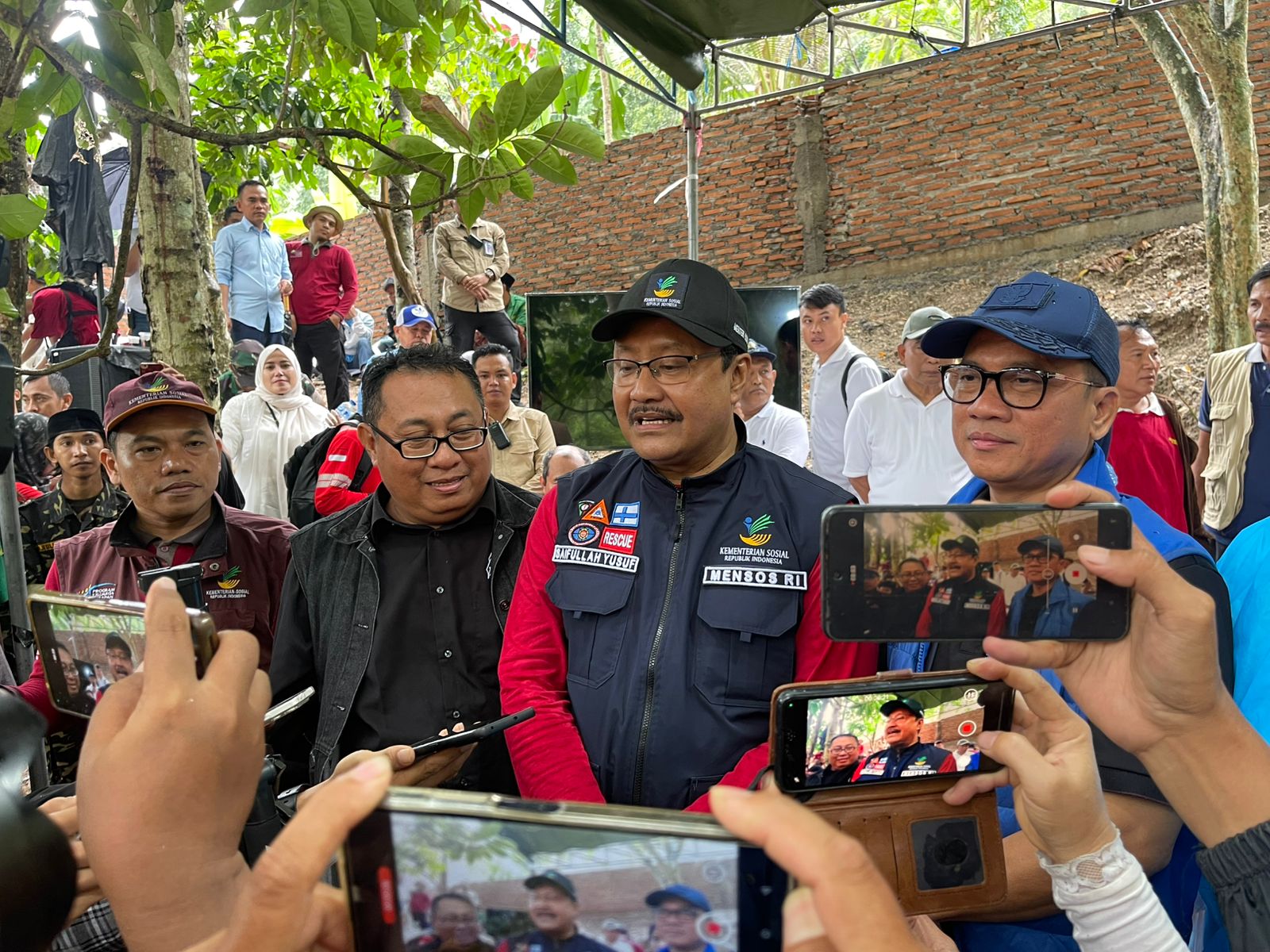 1a3108eb-8a95-49c0-8380-b1955a39e1e9