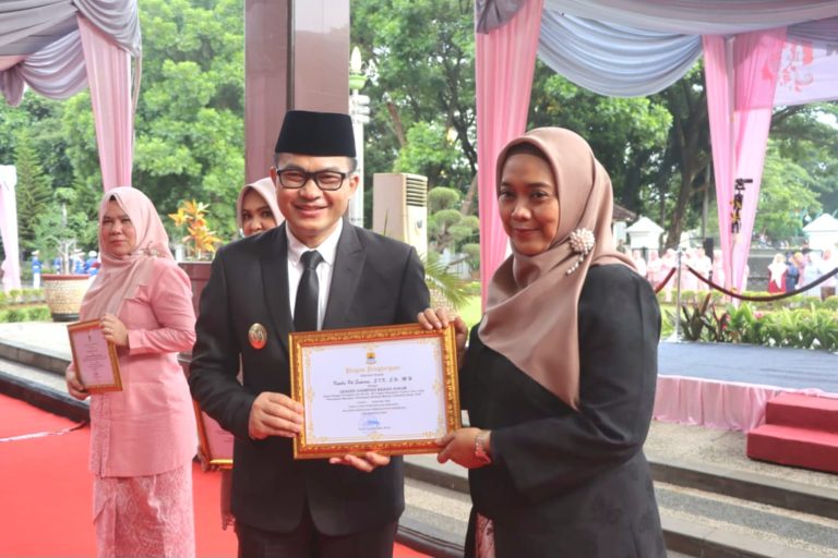 6a4ee0ff-a3ad-4d9c-948f-a685b6f6a809