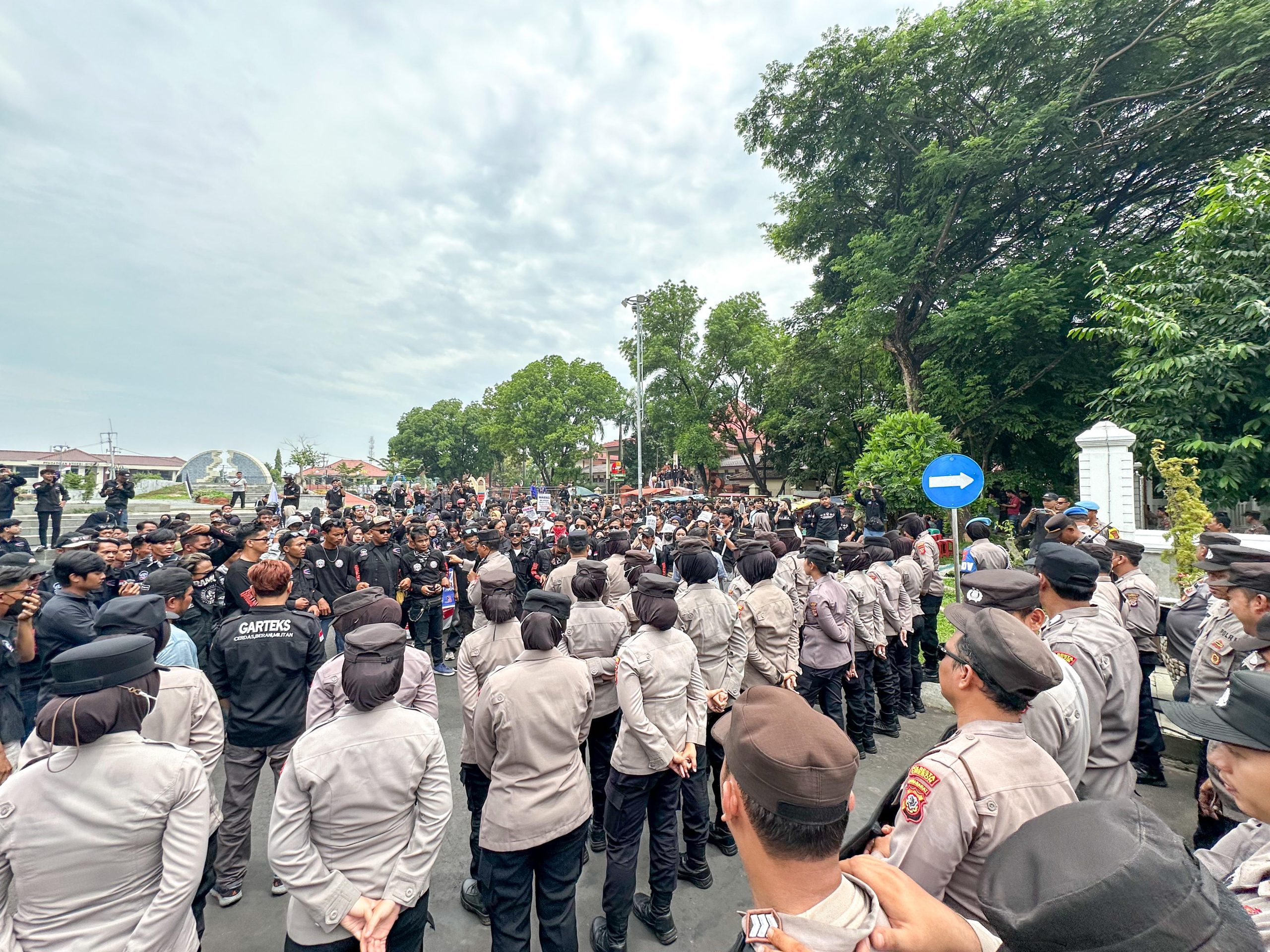 e7829aaf-7a6a-476d-a760-71bff3035445