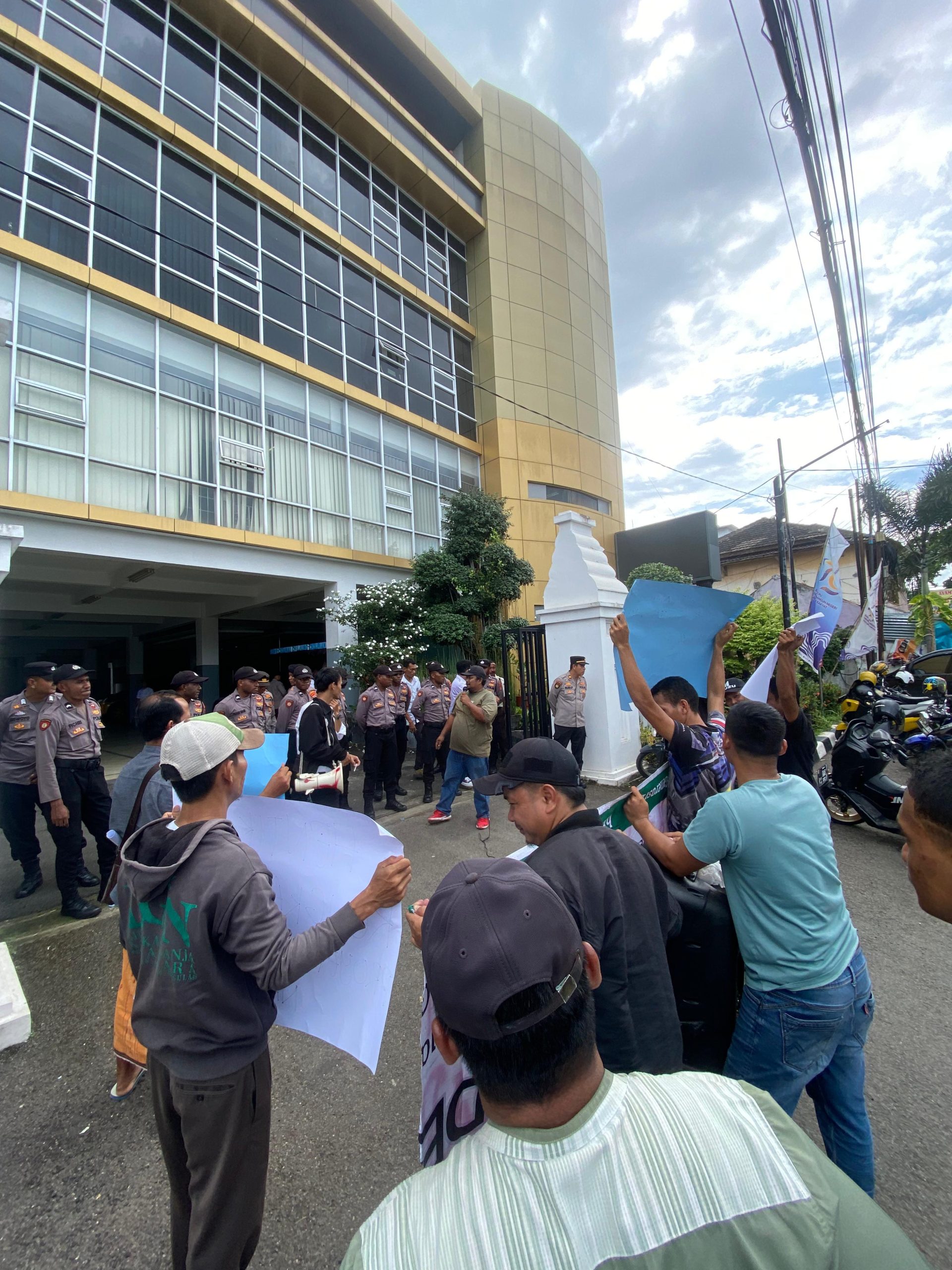 a7bf773f-e3a7-4785-8602-2ab1863359f6