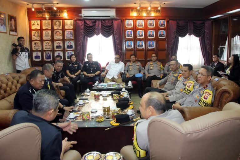 2d7c3376-dc00-4897-8653-de47e3cb1df0