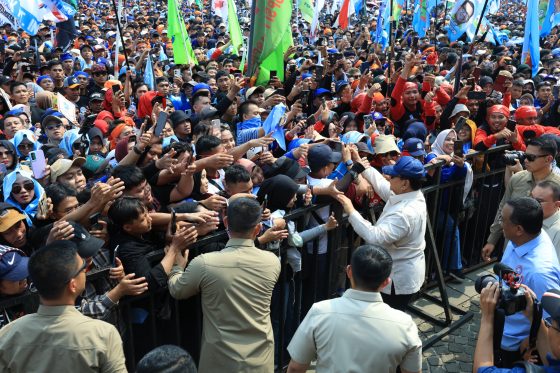 bd7c7a7f-4d03-4163-8d46-7c93e0896a21