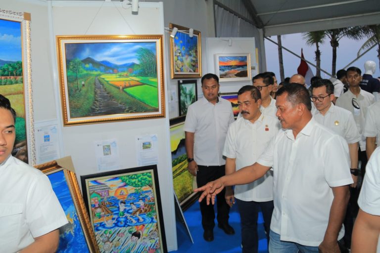 ee747d7b-ba5f-415e-a6f9-18108f6a5263