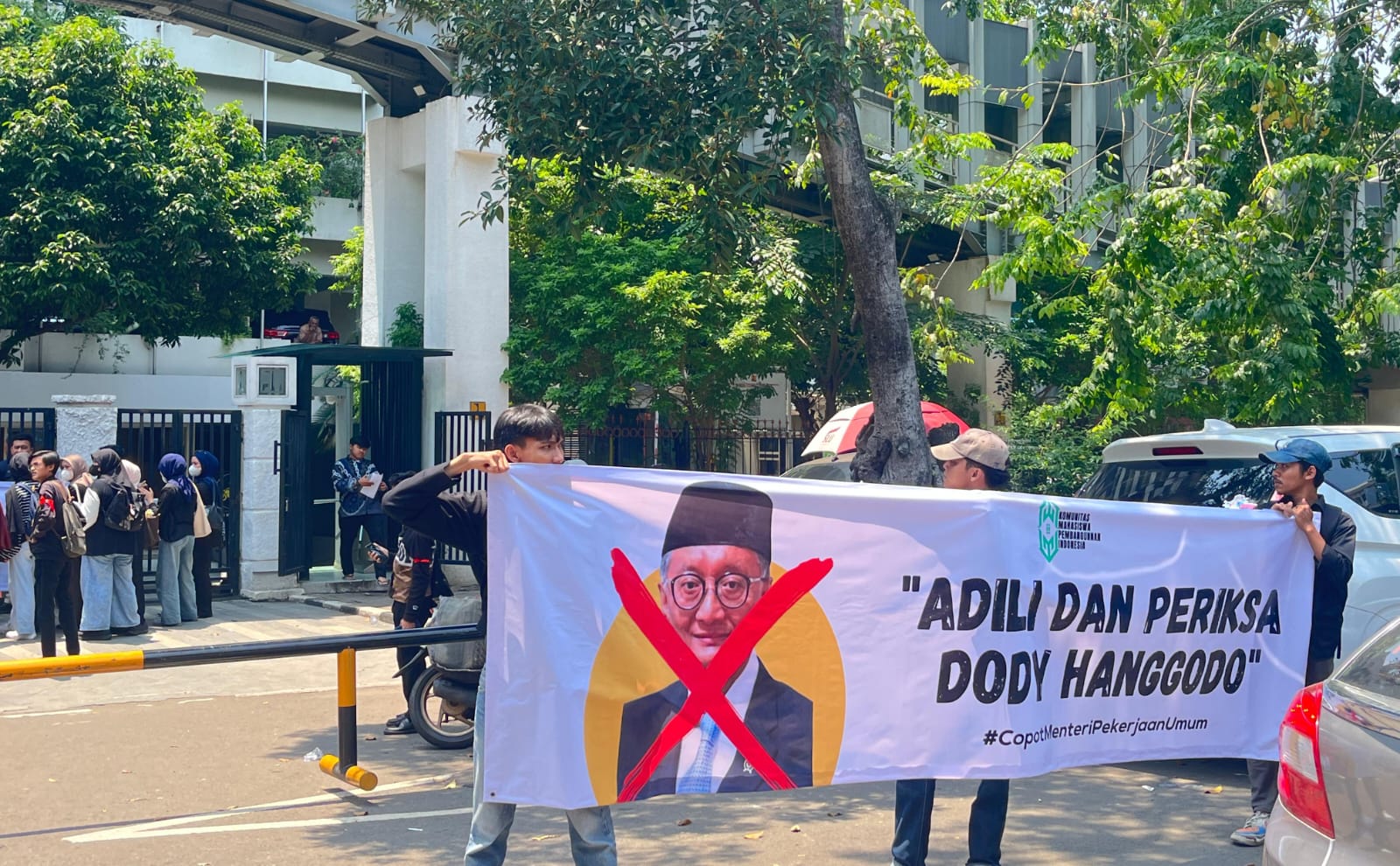 171a0149-fc01-4972-bd9d-010915b618fb