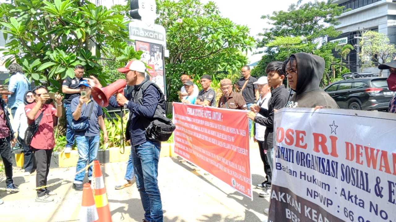 e04cbe13-e7ac-4ef1-b078-2f32f7d8644a