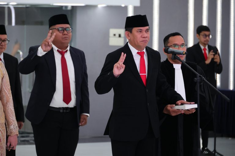 938b6693-35b1-43b6-8d1a-d138d4ec4678