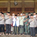Kapolresta Cirebon Dampingi Wakapolda Jabar Silaturahmi dengan Pengasuh Ponpes Khas Kempek Perkuat Sinergitas Polri Dan Ulama