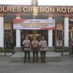 Kapolres Cirebon Kota Apresiasi Pengabdian Dua Personel Dalam Upacara Kenaikan Pangkat