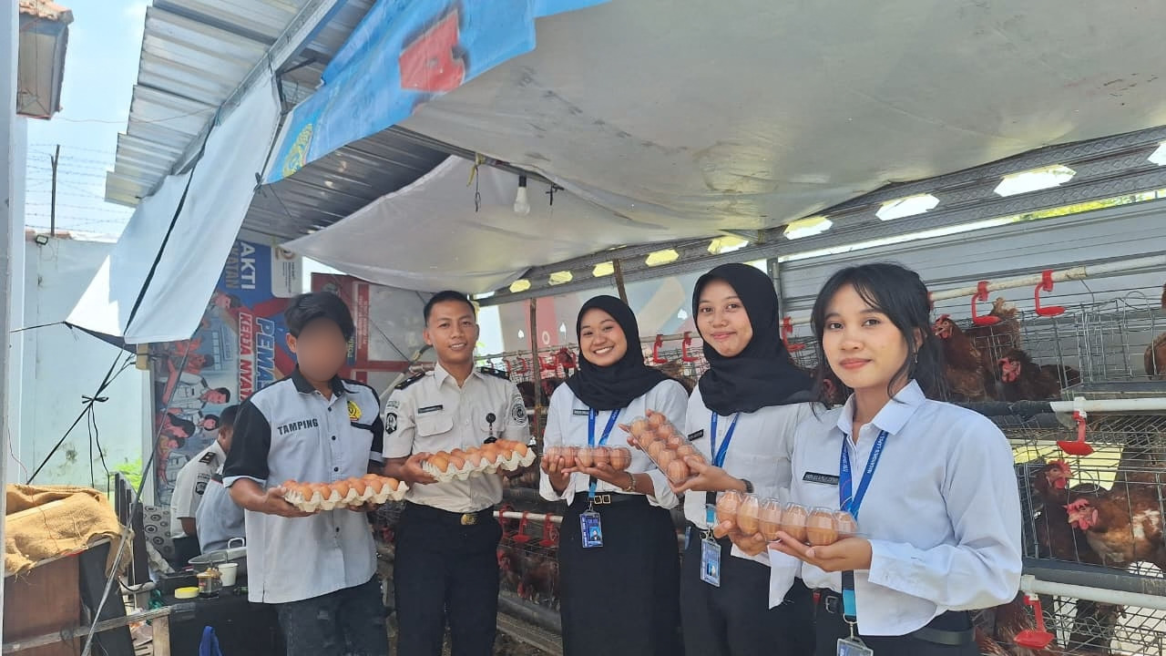 Hasilkan Panen Telur, Lapas Pati Perkuat Kemandirian WBP dan Ketahanan Pangan