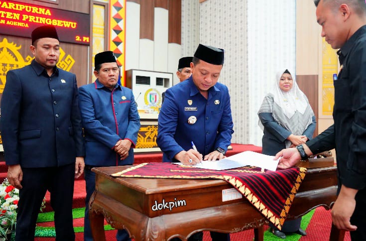 DPRD Pringsewu Disahkan 4  Ranperda Jadi Perda, Bupati Riyanto Pamungkas: Dukung Tata Kelola dan Kesejahteraan Masyarakat